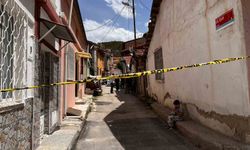Evde koku ihbarına gelen polis cansız bedenle karşılaştı