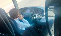 Cep telefonu ile konuşan otobüs şoförü sivil denetime takıldı