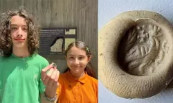 2 kardeş, buldukları mühür yüzüğü müzeye bağışladı