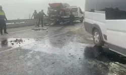 İşçi servis minibüsü ile otomobil çarpıştı: 2’si ağır, 12 yaralı