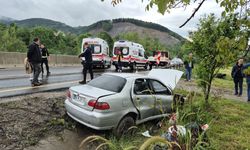 Otomobil kanala uçtu: 3 yaralı