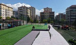 Büyükşehir, Halı Sahaları Yenilenen Yüzüyle Hizmete Sunuyor