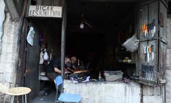 Kahramanmaraş'ta asırlık dükkânda baba-oğulun bıçak mesaisi