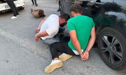 Durdurulan araçtaki şahıslar polise saldırdı: 2 yaralı, 3 gözaltı