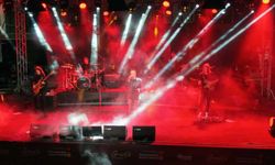 Şarkıcı Emre Aydın, Kahramanmaraş'ta konser verdi