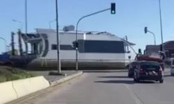 Tekne "karadan" yürütüldü
