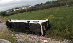 Yolcu otobüsünün devrildiği kazada 16 kişi yaralandı