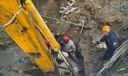 Kanalizasyon çalışması sırasında işçi göçük altında kaldı