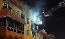 Bir binada meydana gelen patlamada 1'i ağır 12 kişi yaralandı