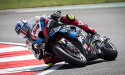 Milli motosikletçi Razgatlıoğlu, superpole yarışını da kazandı