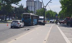Kahramanmaraş’ta Otomobil Halk Otobüsüne Çarptı: 9 Yaralı