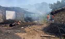 Yangında hem evini hem de 80 bin lirasını kaybetti