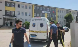 Okulda silahlı saldırıya uğrayan öğretmen öldü