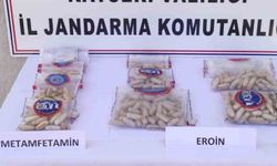 Mide ve bağırsaklarında 3 kilo yasaklı madde yakalandılar