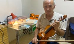 Annesinin altınlarını bozdurup aldığı keman, emekliliğinde mesleği oldu