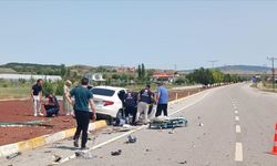 İki otomobilin çarpıştığı kazada 1 kişi öldü, 6 kişi yaralandı