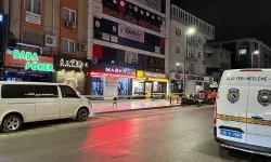 Kimliğini göstermek istemedi, bekçiyi göğsünden bıçakladı