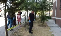 Ekmek getiren annesine bakan Zeynep, 4'üncü kattan düştü
