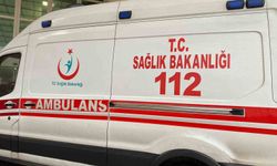 Seyir halindeki minibüsten düşen ebe hayatını kaybetti