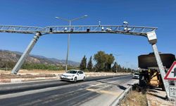 Açık unutulan damper, PTS direğine çarptı