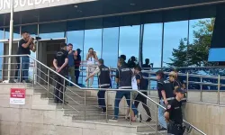 İndirimli tatil vaadiyle 300 kişiyi dolandırdığı iddia edilen çift yakalandı