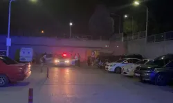 Hastane eczanesinde boşanma aşamasındaki eşini silahla vurdu
