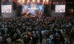 Murat Kekilli Ağustos Fuarı’nda Sahne Aldı, KAFUM Dev Bir Koroya Dönüştü