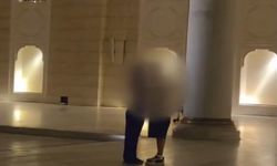 Camide uygunsuz hareketlerde bulunan turistlere hapis istemi