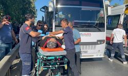 Tur otobüsüyle yolcu midibüsü çarpıştı: 2’si ağır 15 yaralı