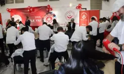 Gönüllü kuaförler, korunma altındaki 100 çocuğa saç bakımı yaptı