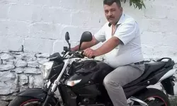 Yol kenarına devrilmiş motosikletinin yanında ölü bulundu