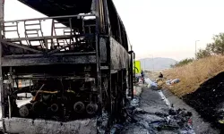 Nurdağı’nda seyir halindeyken alev alan yolcu otobüsü yandı