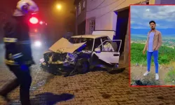 Otomobil, römorka çarptı; 1 ölü, 1 yaralı