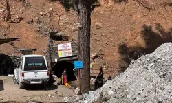 Krom madeninde mahsur kalan 2 işçiyi kurtarma çalışmaları sürüyor