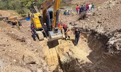 Havuz kazısında toprak kaydı: 2 ölü