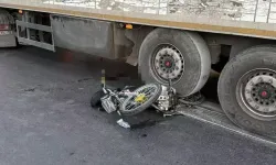 TIR ile motosiklet çarpıştı: 1 ölü, 1 yaralı