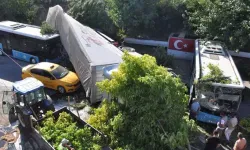 İki araç ile polis memuruna çarpan TIR, körpüden uçtu; 1 ölü, 2 yaralı