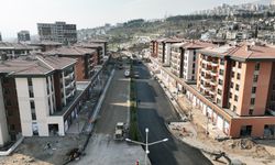 Depremin simgesi Ebrar Sitesi'nde yeni hayat başladı