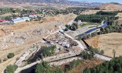 Göksun’daki Modern Köprü Hızla Yükseliyor