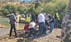 Serinlemek için girdiği suda hayatını kaybetti