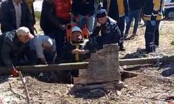 Kuyuya düşen vatandaş ekipler tarafından kurtarıldı