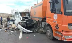 Karayolları temizlik aracına çarpan motokaravanın sürücüsü öldü, eşi yaralandı