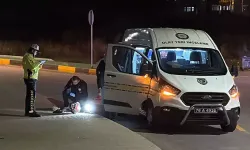 Motosiklet kaldırıma çarptı; 1 ölü, 1 yaralı