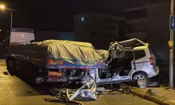 Polisin 'dur' ihtarına uymayan sürücü, TIR'a çarptı: 1 ölü, 2 yaralı