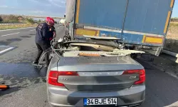 TIR'a arkadan çarpan otomobilin sürücüsü öldü