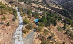 Ekinözü Demirlik Yolu Yenileniyor: Çamur Dönemi Sona Eriyor