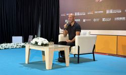 Kahraman Tazeoğlu, KAFUM’da Okurlarıyla Bir Araya Geldi
