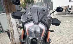 Polis sireni takan motosikletli yakalandı
