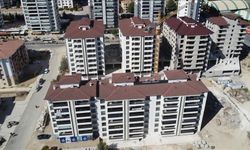 Elazığ'da 1216 depremzede aile evlerine yerleşti