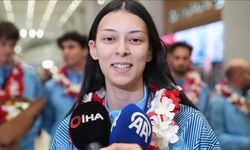 Milli tekvandocu Elif Sude Akgül, dünya ikincisi oldu